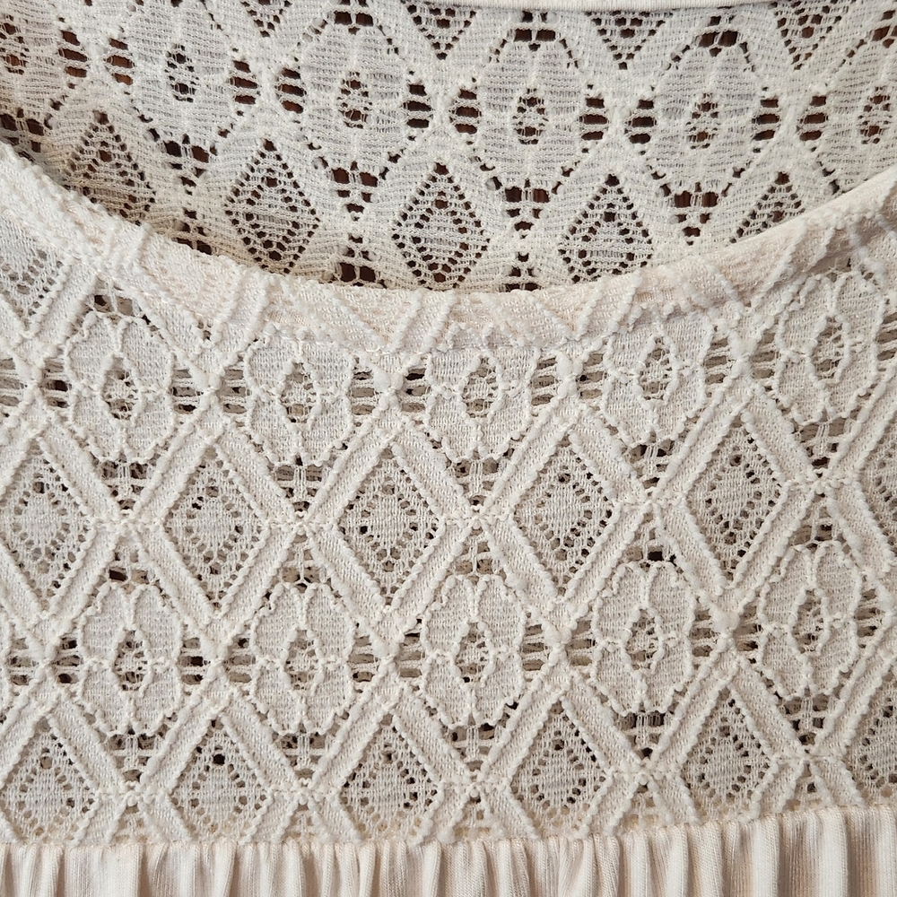 Super Cute, And Comfy Torrid White Lace Blouse - Picture 4 of 5
